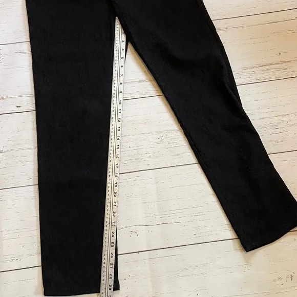 Gloria Vanderbilt Amanda Stretch Slimming Jean in Black Damask, size 12, NWT - Picture 14 of 16